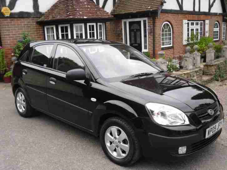 2009 KIA RIO CHILL 5 door Hatchback, Black, One Lady Owner From New