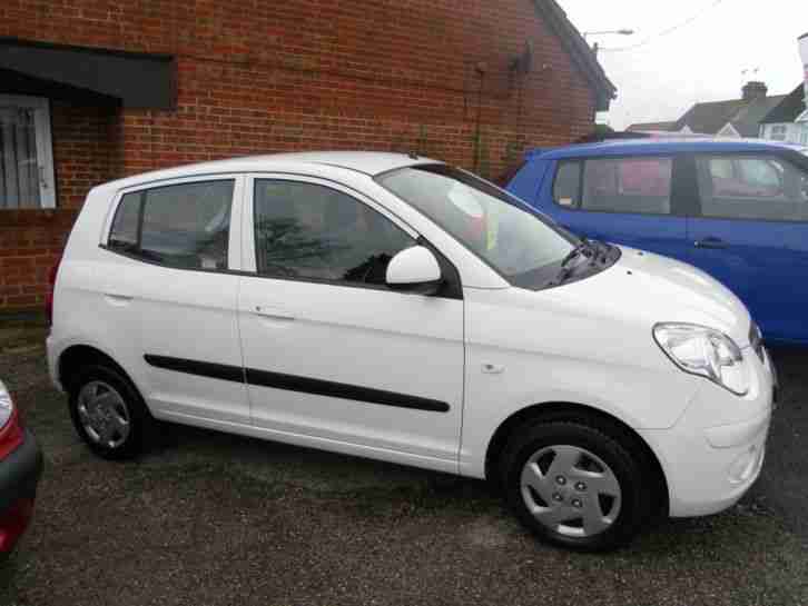 2009 Kia Picanto 1.0, White,5dr,Only 40k,FSH,ONLY £30 TAX,Lovely Condition.