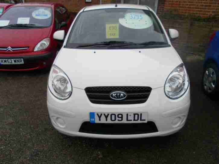 2009 Kia Picanto 1.0, White,5dr,Only 40k,FSH,ONLY £30 TAX,Lovely Condition.