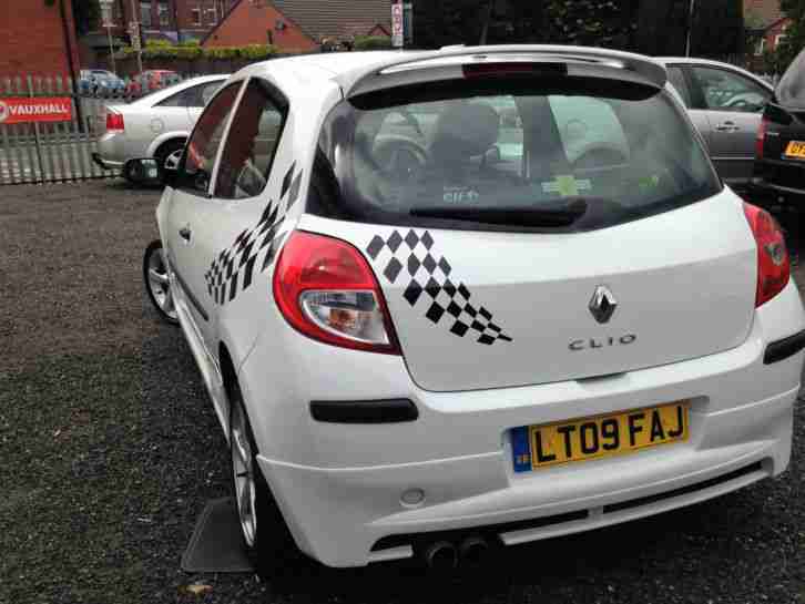 2009 Renault Clio Extreme 16v GT. Full Service History. Long MOT