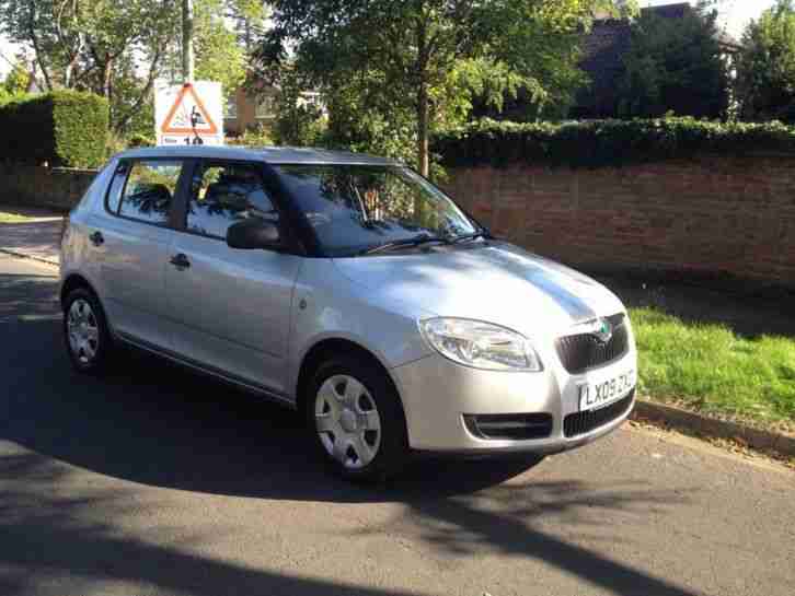 2009 SKODA FABIA 1 16V TIPTRONIC A SILVER - 29,000 miles impeccable condition