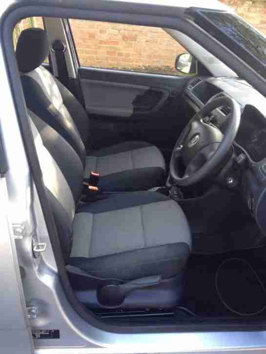 2009 SKODA FABIA 1 16V TIPTRONIC A SILVER - 29,000 miles impeccable condition