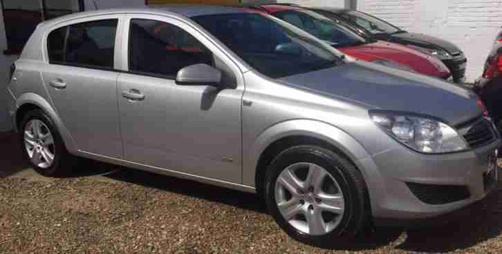 2009 VAUXHALL ASTRA CLUB ECOFLEX, £30 YR TAX, MOT APRIL 2018, 3 MONTH WARRANTY