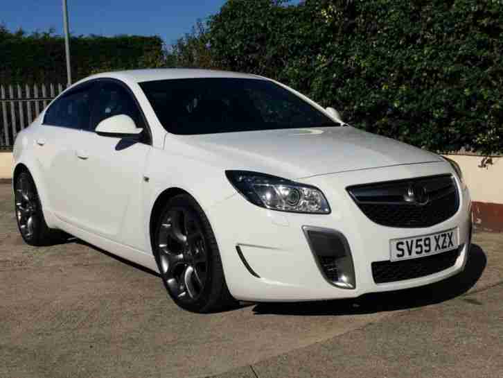 2009 VAUXHALL INSIGNIA VXR 2.8i V6 24v TURBO IN WHITE, LOW MILES, NO RESERVE