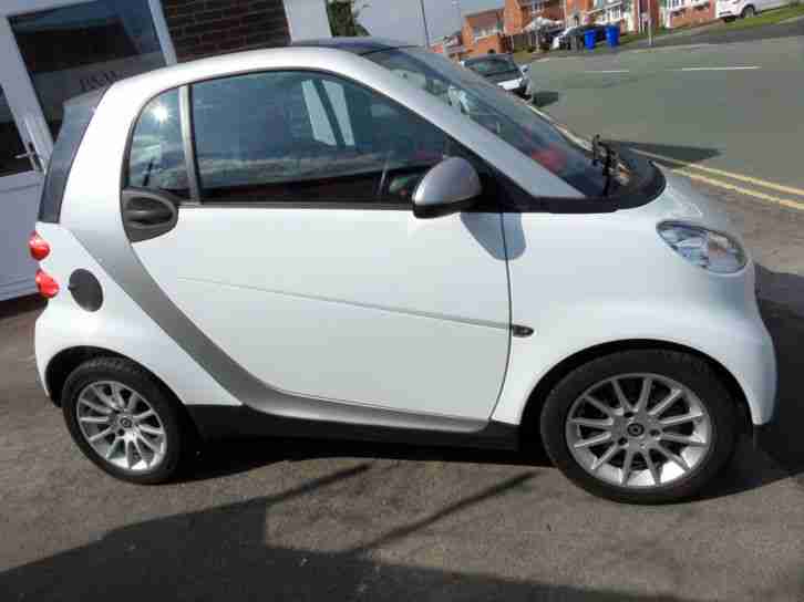 2010 10 REG Smart fortwo 0.8cdi 54bhp PANROOF Passion WHITE