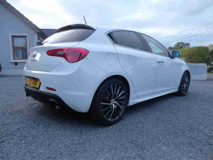 2010 ALFA ROMEO GIULIETTA 1750 CLOVERLEAF TBI WHITE FULL SERVICE HISTORY
