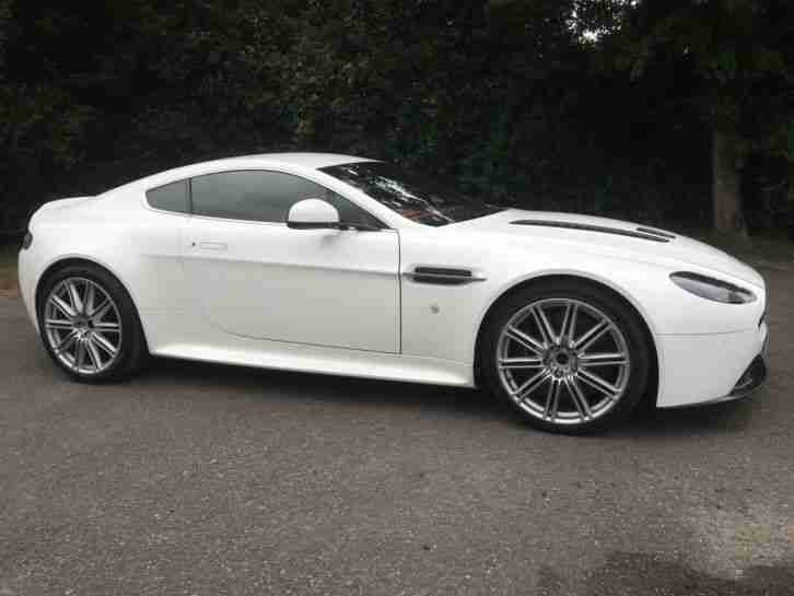 2010 ASTON MARTIN VANTAGE V12 WHITE