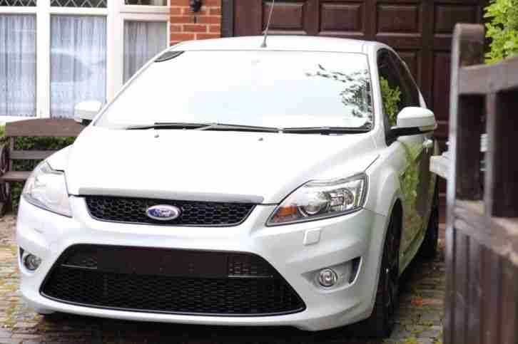 2010 FOCUS ST 3 In Ice White (Pearl),