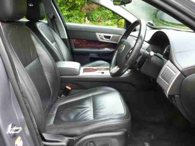 2010 JAGUAR XF 3.0d V6 S Luxury 4dr Auto