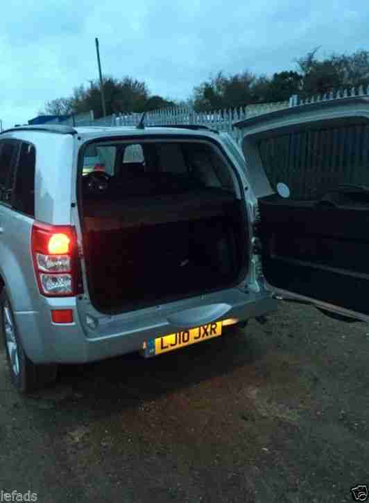 2010 SUZUKI GRAND VITARA SZ5 1.9 DDiS SILVER. DIESEL. FULL LEATHER INTERIORS