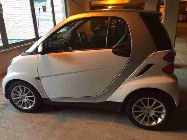 2010 Smart Passion white+nav+lthr+low mil