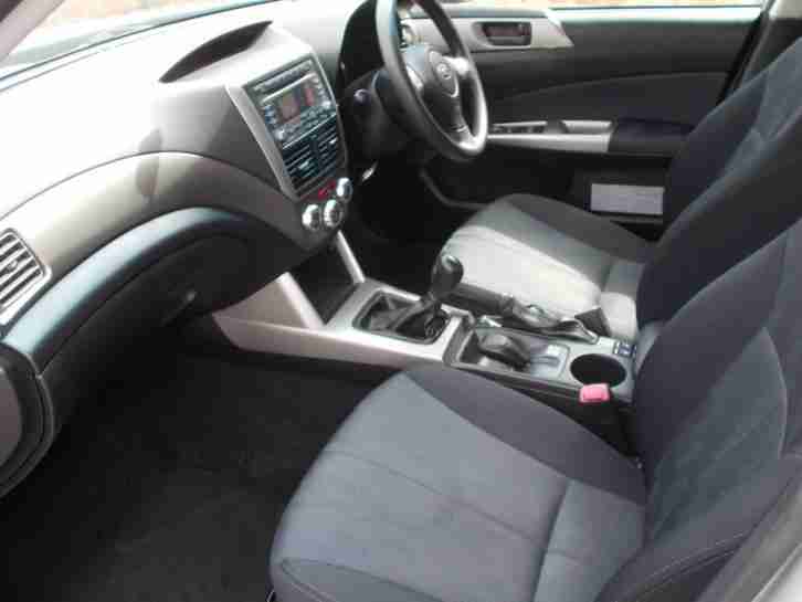 2010 Subaru Forester SUV 2.0 150 X Petrol silver Manual