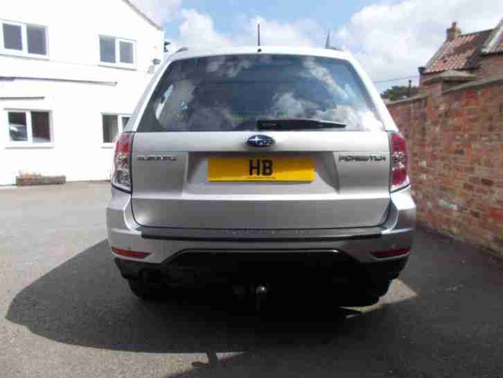 2010 Subaru Forester SUV 2.0 150 X Petrol silver Manual