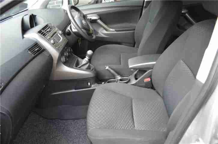 2010 Toyota Verso TR D-4D Diesel Silver Manual