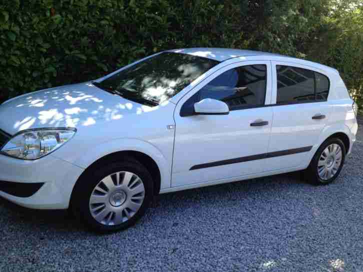 2010 VAUXHALL ASTRA 1.3 CTDI / FULL SERVICE HISTORY / 1 OWNER / IMMACULATE