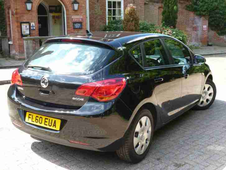 2010 VAUXHALL ASTRA EXCLUSIVE 1.3 CDTI ECOFLEX BLACK ~ NO RESERVE ~1 OWNER CORSA