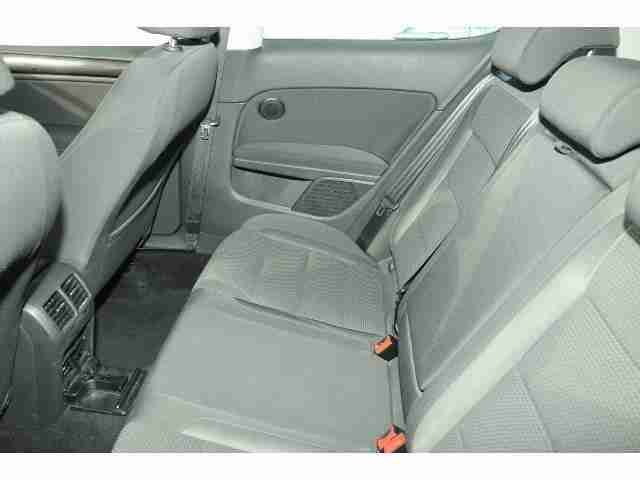 2010 Volkswagen Golf 1.6 Tdi 105 Se 3Dr Diesel Hatchback