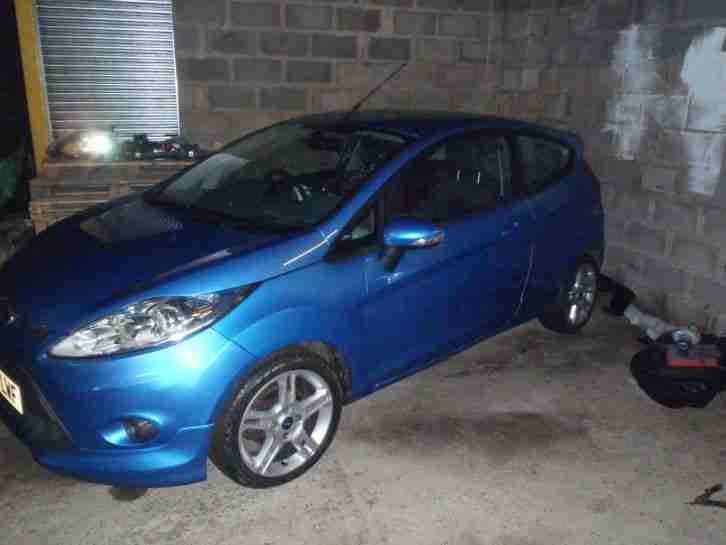 2010 fiesta zetec s 1.6 tdci very very light damage CAN DELIVER TODAY