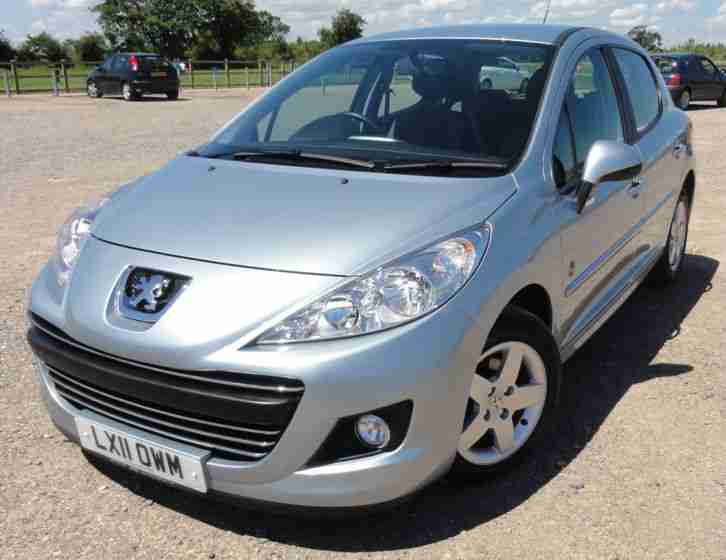 2011 (11) Peugeot 207 1.4 VTi 95 Envy 5 door 30,000 miles