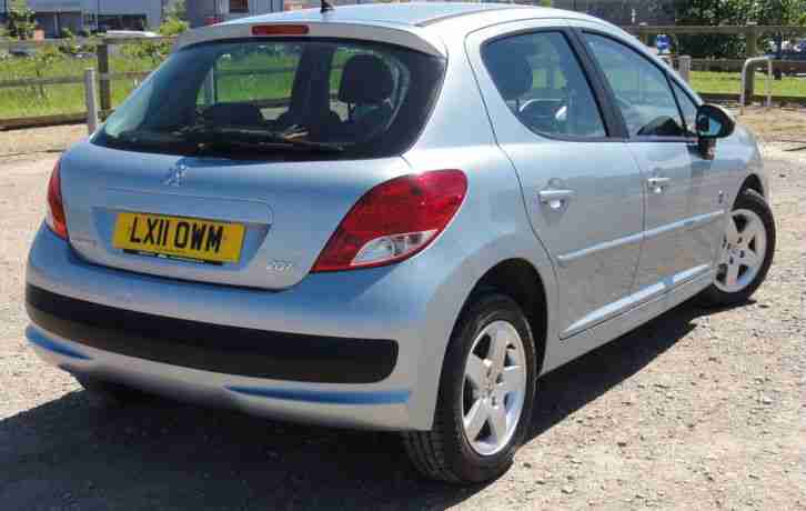 2011 (11) Peugeot 207 1.4 VTi 95 Envy 5 door 30,000 miles