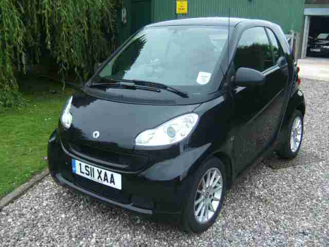 2011 11 REG Smart fortwo Passion AUTO COUPE,ONE FORMER KEEPER,