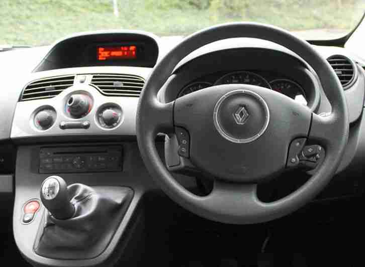 2011(11) RENAULT KANGOO 1.6 EXPRESSION LOW FLOOR WHEELCHAIR ACCESSIBLE VEHICLE