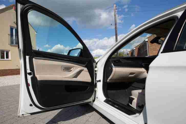 2011(61) BMW 520D SE TOURING ESTATE IN WHITE + LEATHER- With balance of warranty