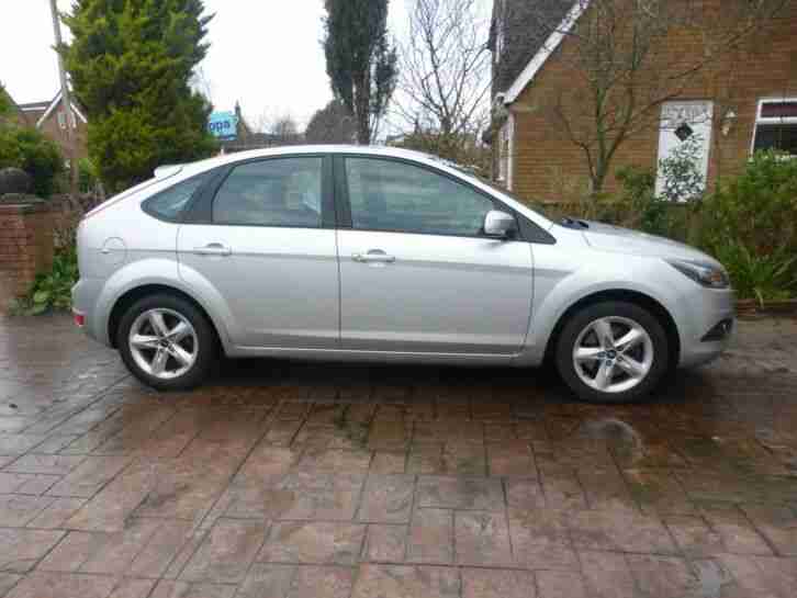 2011 61 FORD FOCUS 1.6Ti VCT 'TITANIUM' AUTOMATIC 5 Door ONLY 31,000 MILES