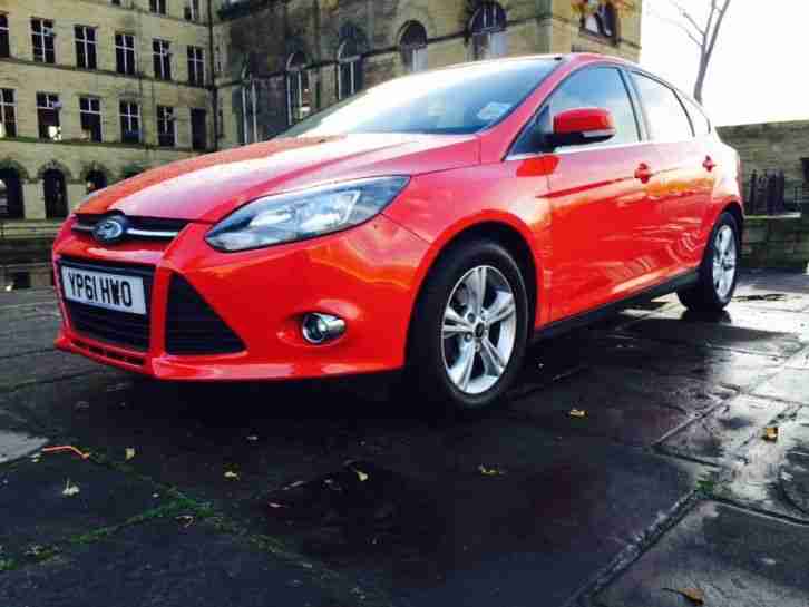 2011 (61) FORD FOCUS ZETEC RED **FULLY LOADED CLEAN EXAMPLE*