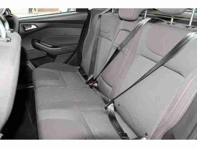 2011 Ford Focus 1.6 Tdci 115 Titanium 5Dr Diesel Hatchback