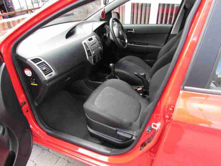 2011 HYUNDAI I20 COMFORT CRDI RED