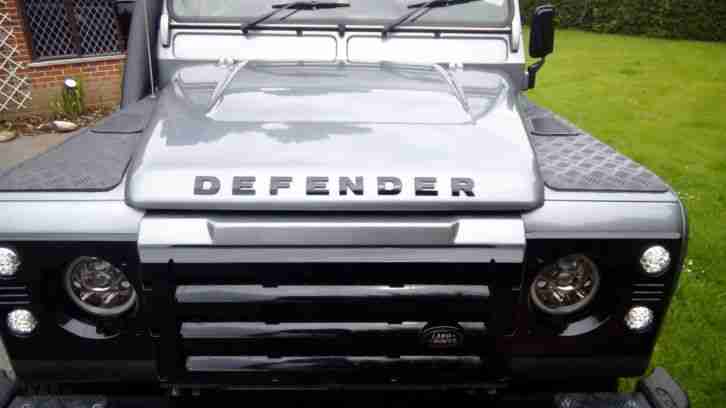 2011 LAND ROVER DEFENDER 110 XS TD D C GREY