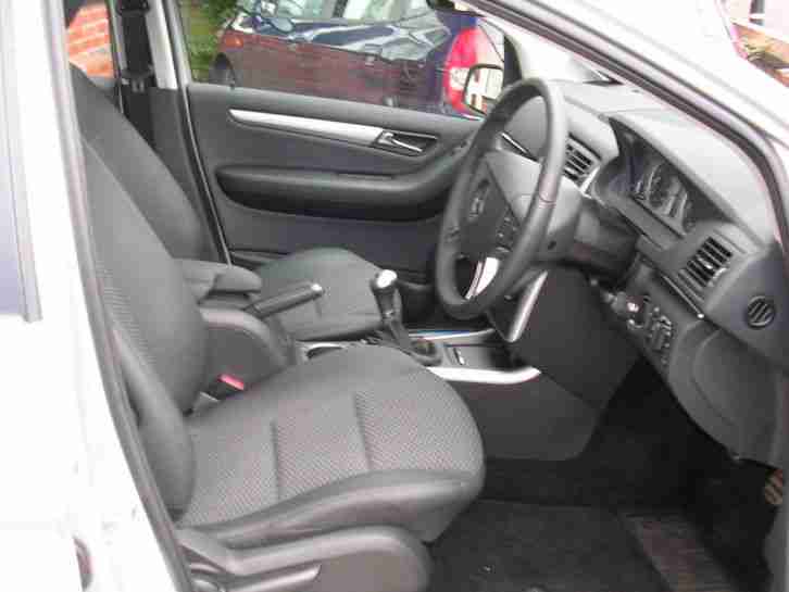 2011 MERCEDES-BENZ B180 SPORT CDI SILVER