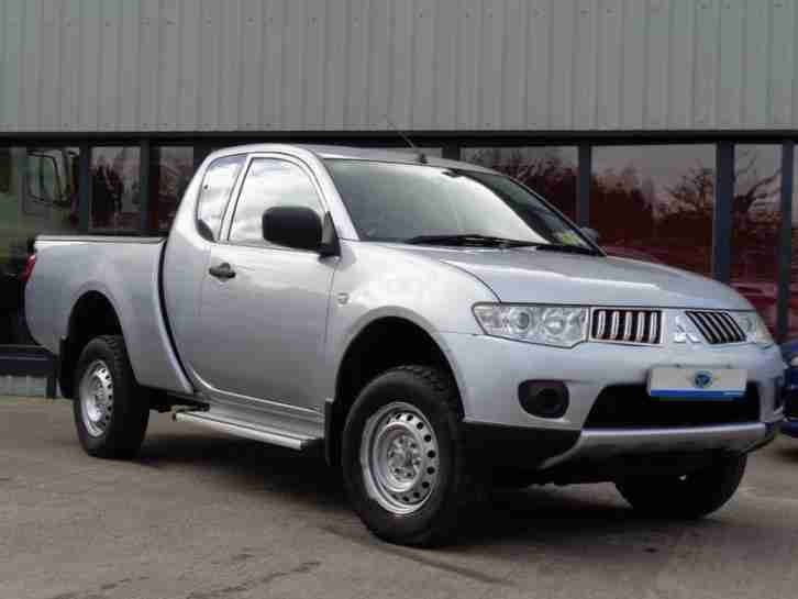 2011 Mitsubishi L200 2.5 DI-D CR 4Life Club Cab 4WD 2dr