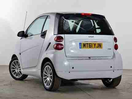 2011 SMART FORTWO COUP PASSION SOFTOUCH 2-DOOR COUPE