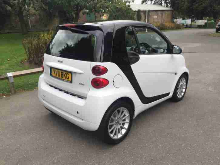 2011 SMART FORTWO COUPE Passion Auto