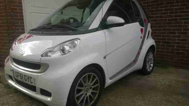 2011 SMART FORTWO PASSION MHD AUTO WHITE