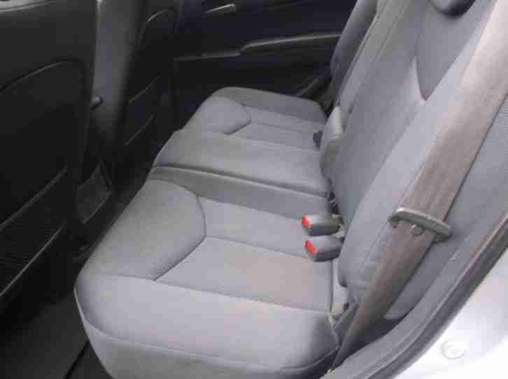 2011 SSANGYONG KYRON M200 XDI 2.0 DIESEL EST IN SILVER CLOTH UPHOLS SPORT SEATS