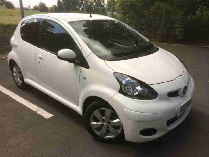 2011 TOYOTA AYGO GO 1.0 VVT-I WHITE 5 DOOR TOM TOM