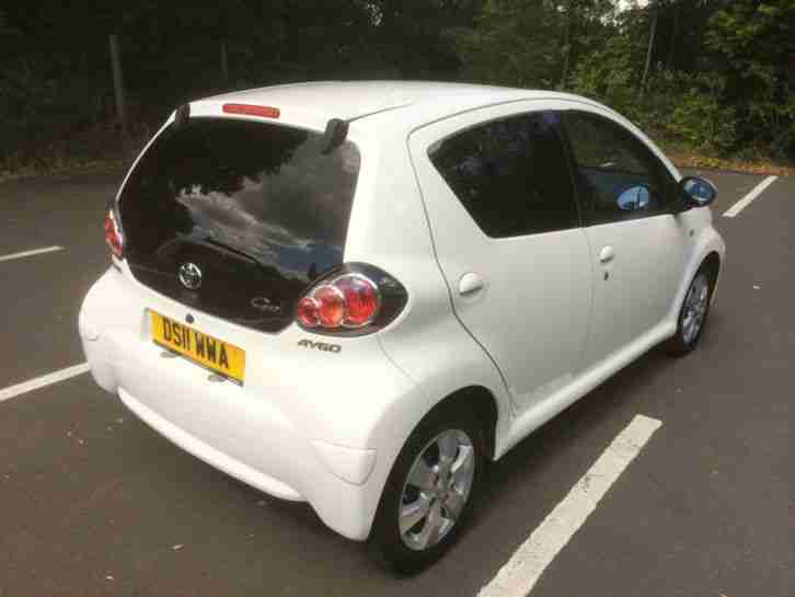2011 TOYOTA AYGO GO 1.0 VVT-I WHITE 5 DOOR TOM TOM