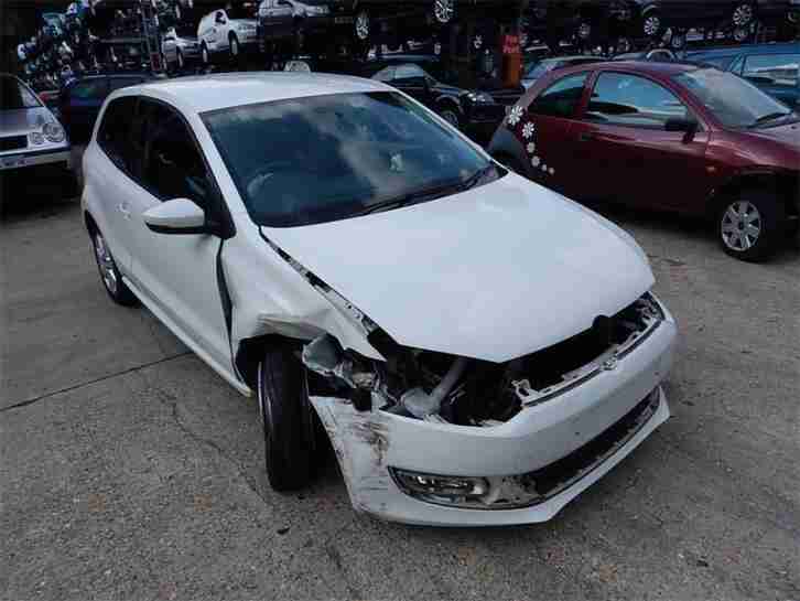 2011 VOLKSWAGEN POLO MATCH 60 WHITE damaged salvage repairable