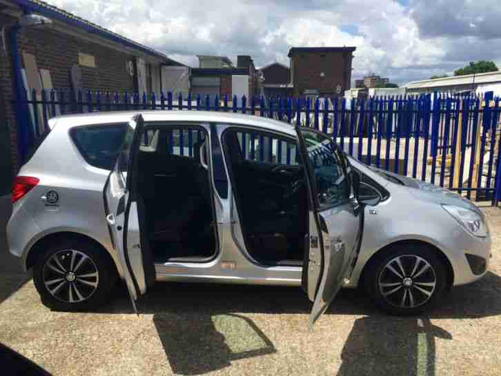 2011 Vauxhall Meriva Exclusiv 1.4L Petrol, Manual Gear 1 owner 32100 miles
