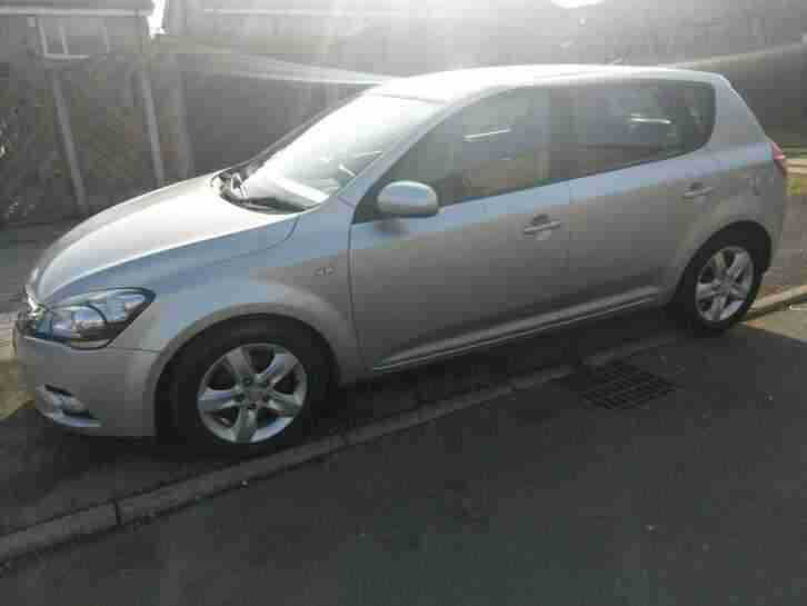 2011 kia ceed 12 months warranty MOT till 19.02.2020 service on 20.02.2019