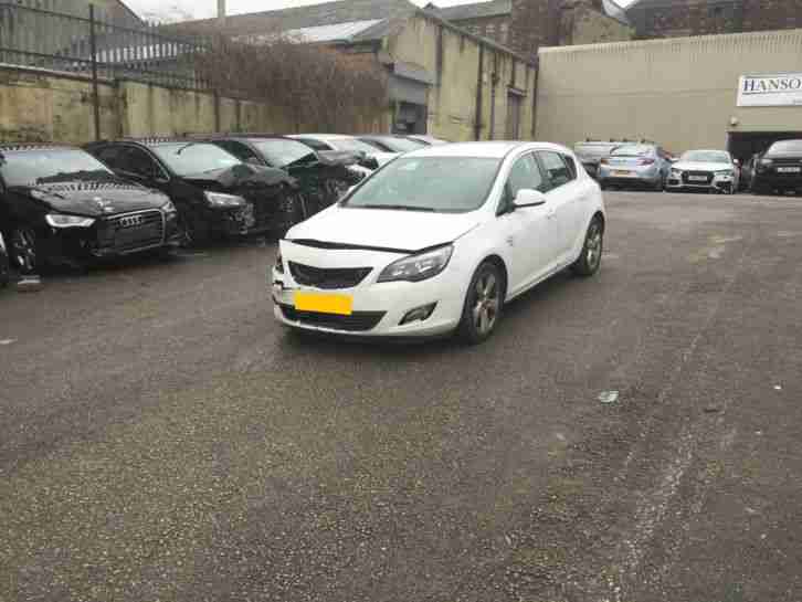 2012 (12) VAUXHALL ASTRA SRI DAMAGED REPAIRABLE SALVAGE BRAND NEW SHAPE TOP SPEC