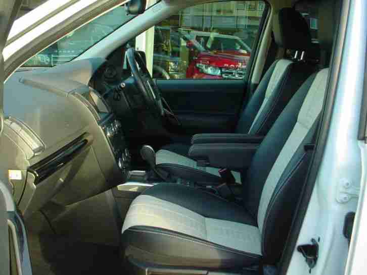 2012 62 Land Rover Freelander 2 2.2 SD4 Dynamic Auto, Fuji White, Sat Nav, 16k