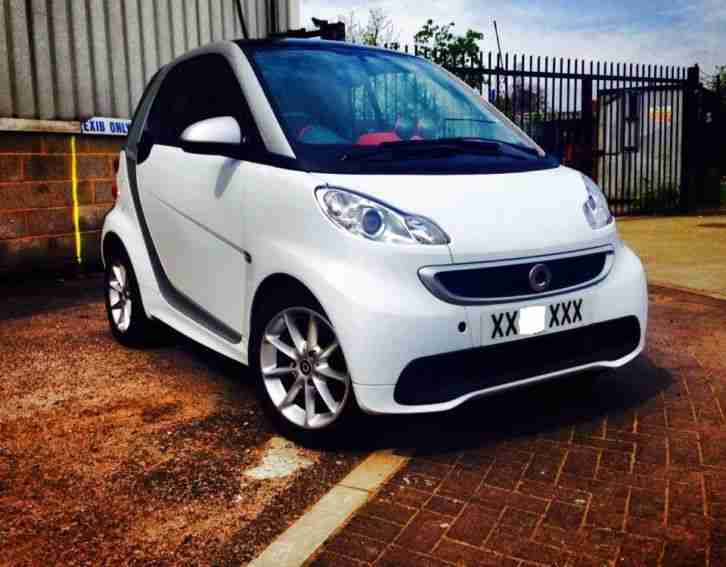 2012 (62) SMART FORTWO MHD AUTO, WHITE WITH RED LOOKS STUNNING, ONLY 14K MILES