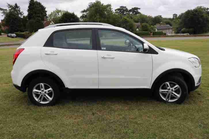 2012 (62) Ssangyong Korando 2.0TD ( 175ps ) S WHITE MANUAL DIESEL