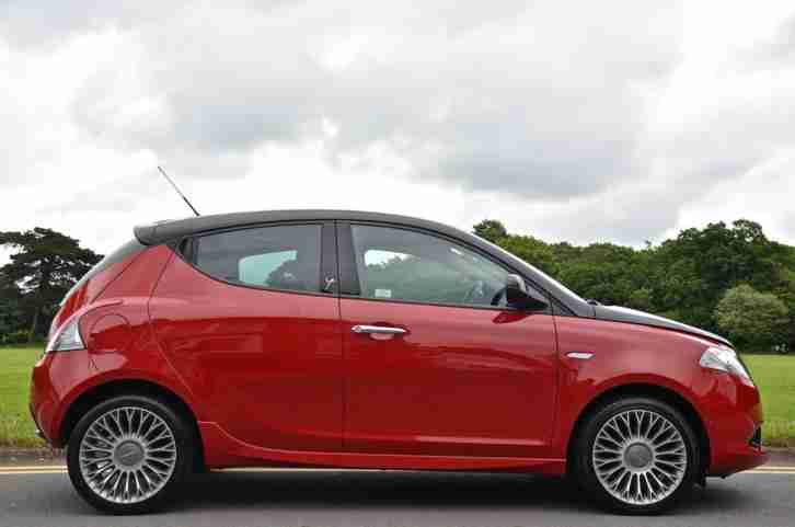 2012 CHRYSLER YPSILON BLACK AND RED HATCHBACK PETROL