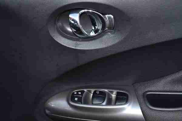 2012 Nissan Juke 1.6 16v Tekna 5-Door Hatchback Red