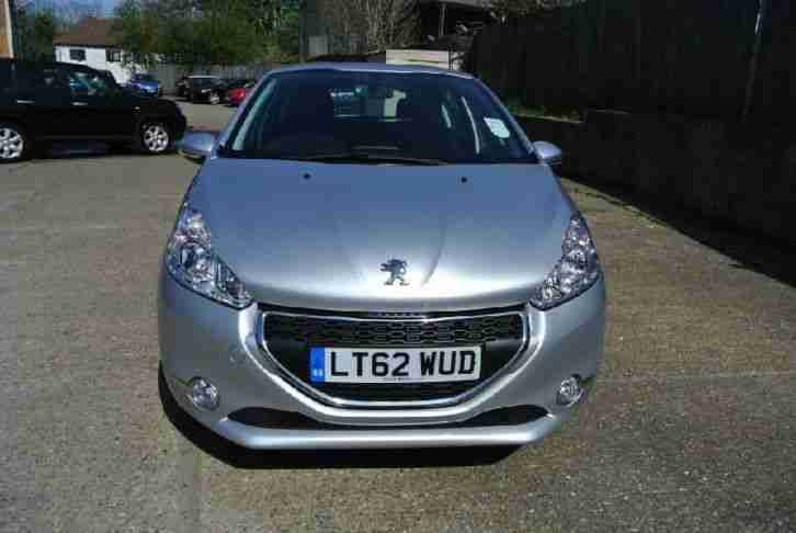 2012 Peugeot 208 1.2 VTi Active 5dr Manual Petrol Hatchback